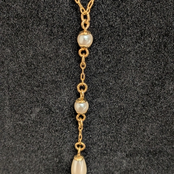 Avon Gold Necklace with Pearl Accents - Picture 6 of 7